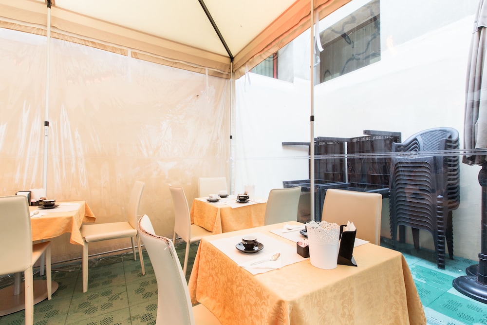 HOTEL AGLI ARTISTI 19/32