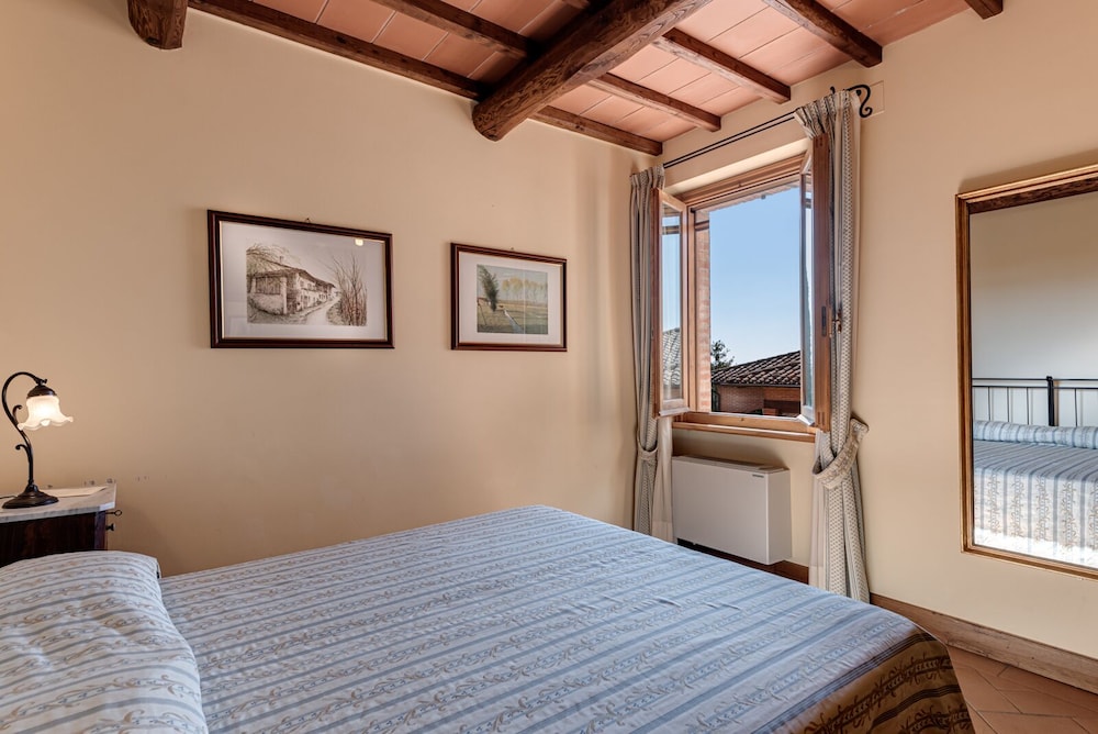 LOCANDA POGGIOLEONE 16/71