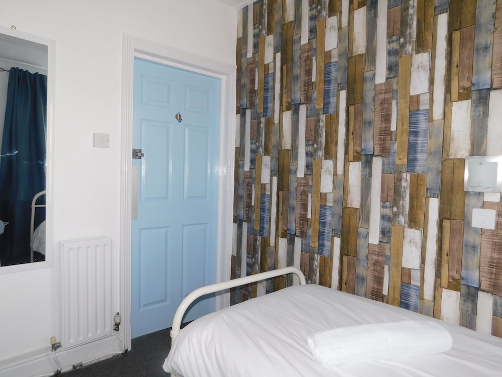 St. Weonards Hotel 15/33