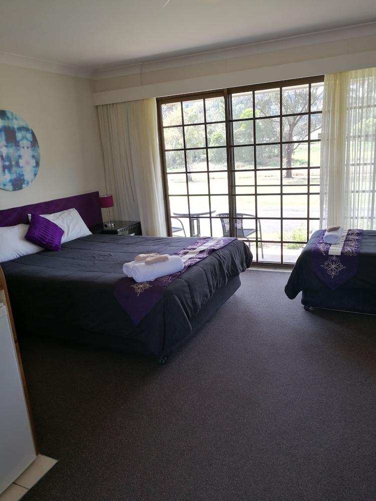 Lakeside Lodge Motel 22/69