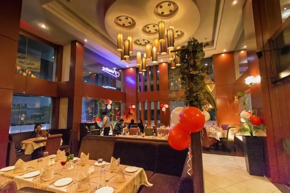 restaurant cafeteria