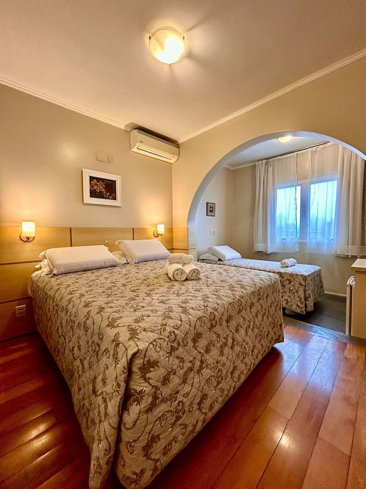 Hotel Via Serena 13/55
