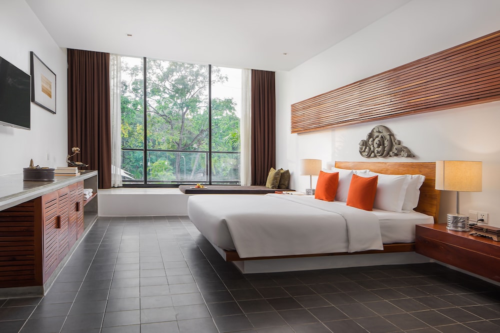 LYNNAYA URBAN RIVER RESORT 16/69