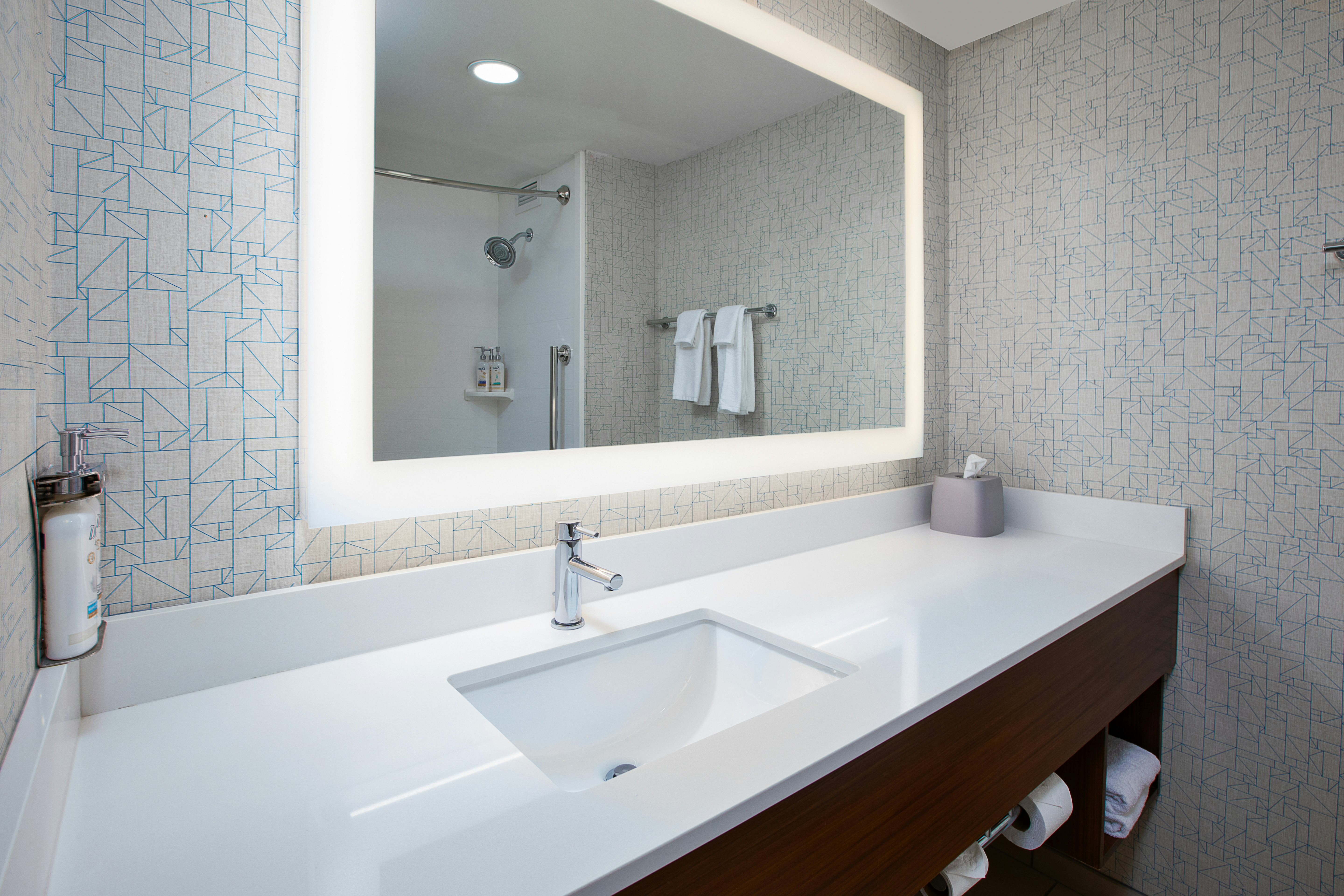 غرفة بسرير كينج لذوي الإعاقة، Holiday Inn Express Nashville Downtown 5/5