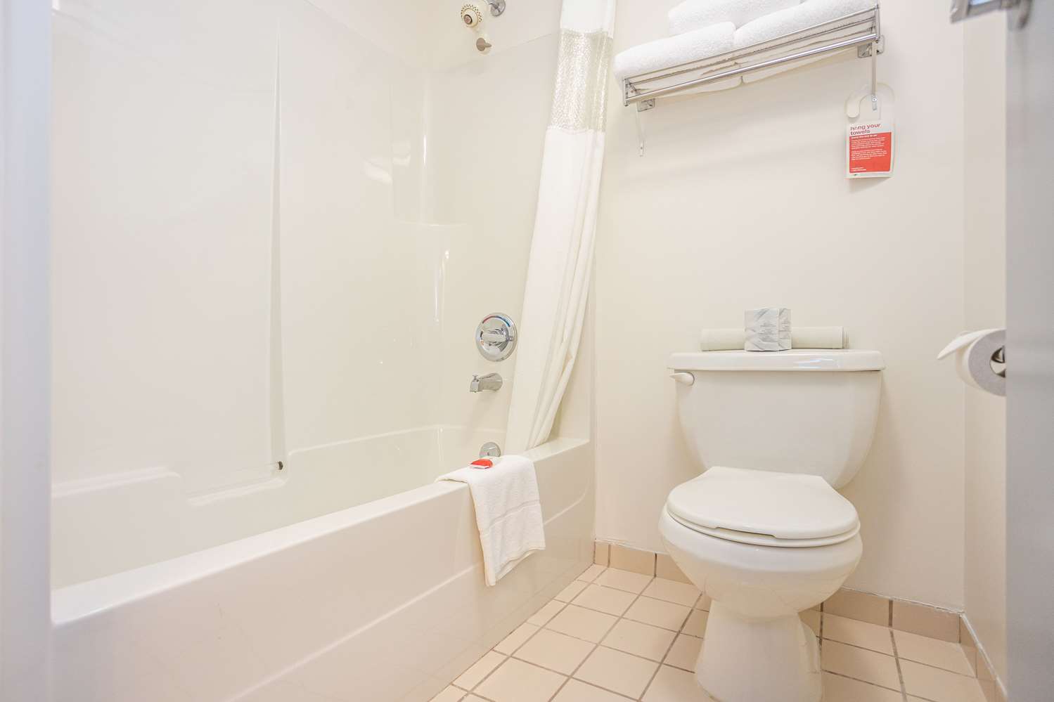 Ramada By Wyndham Surrey/Langley 45/47