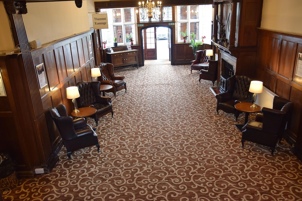 Russ Hill Hotel Gatwick 56/62