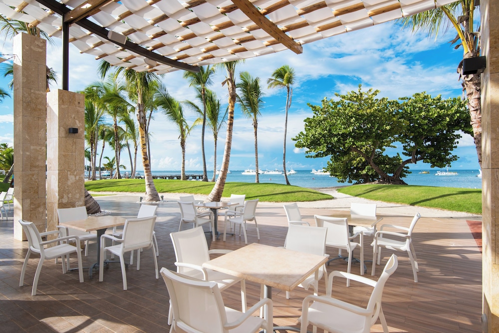 Blue Beach Punta Cana Luxury Resorts 30/47