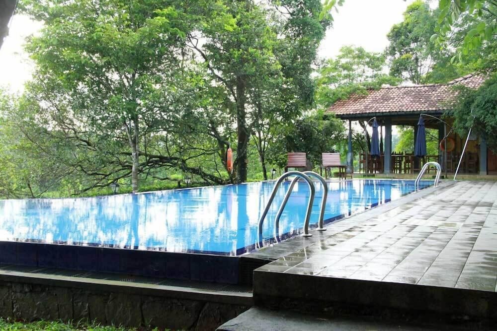 Lake Serenity Boutique Hotel 40/45