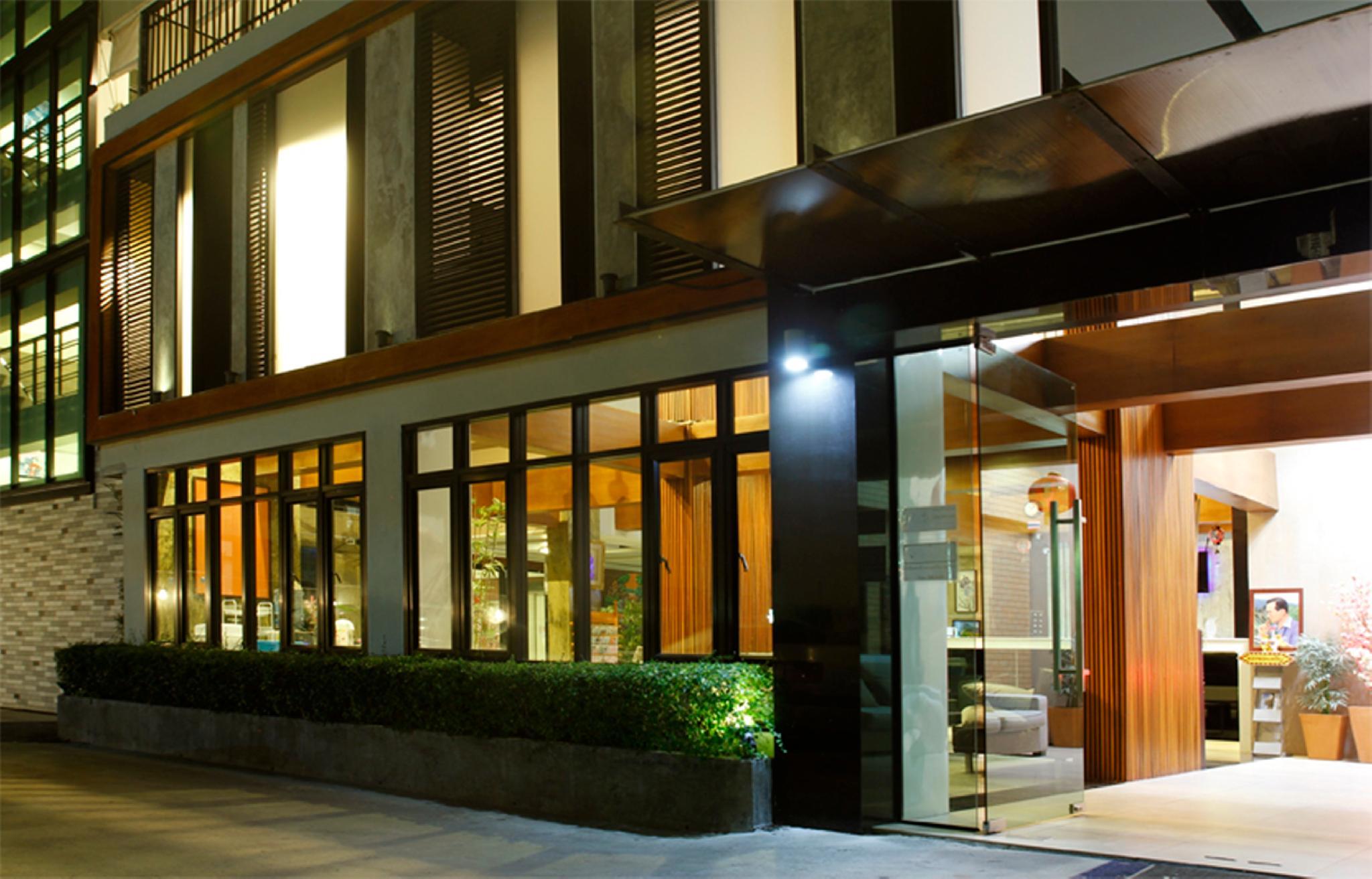 Izen Pure Budget Hotel & Residences 6/49