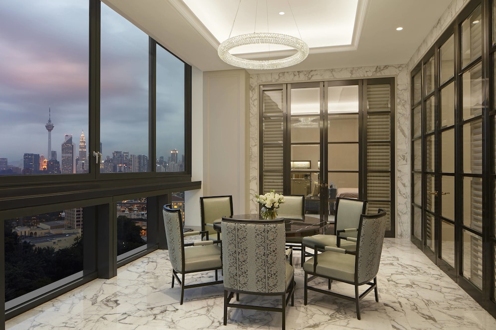 THE ST. REGIS KUALA LUMPUR 60/72