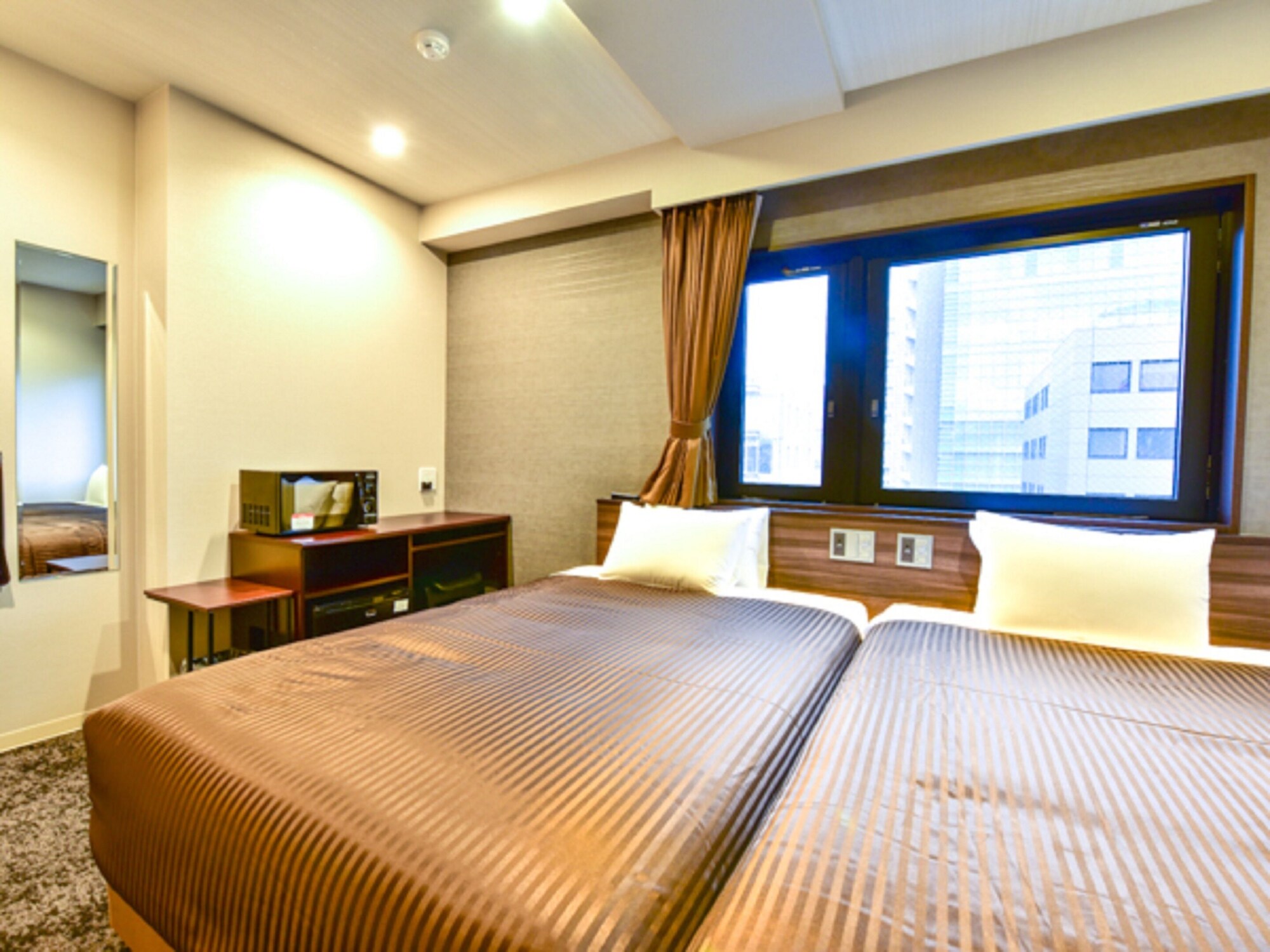 2 BEDROOMS, TWIN BEDS, SMOKING