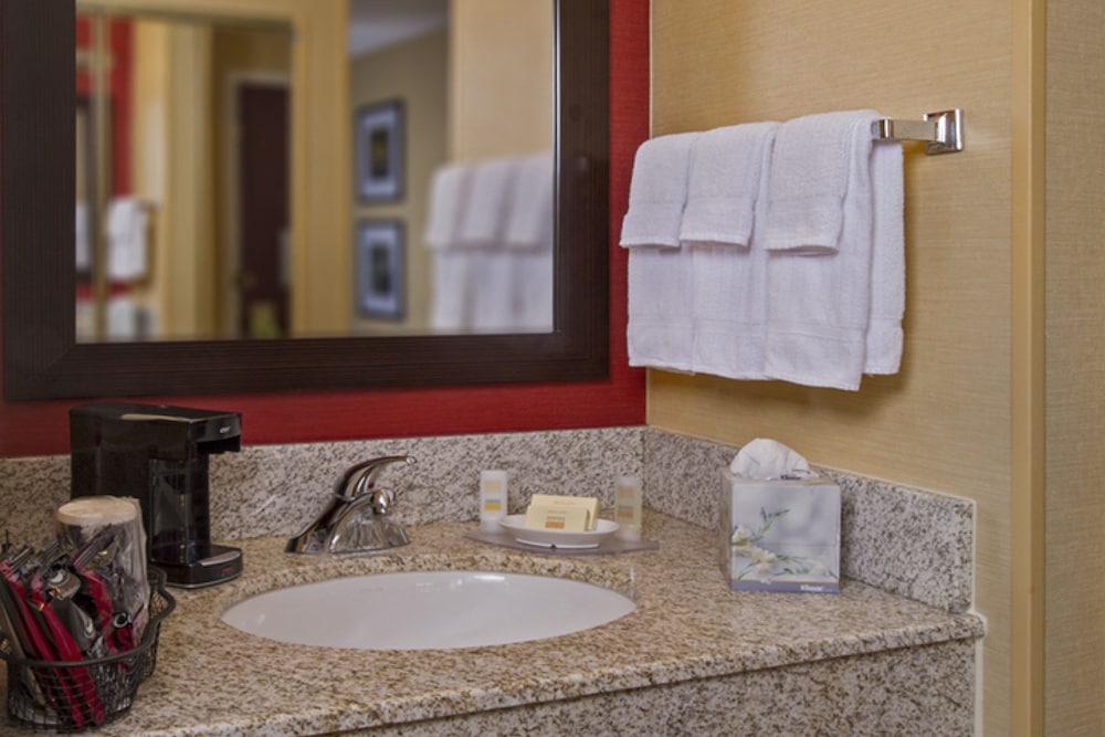 Courtyard by Marriott Richmond Northwest 4/25