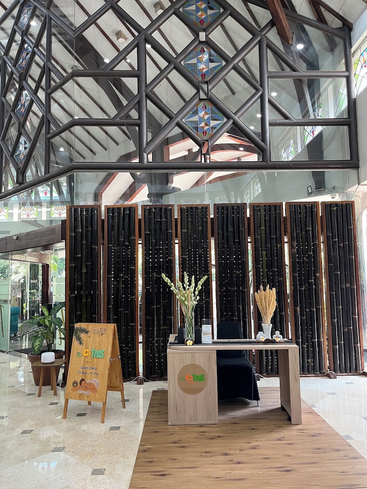 Lobby at HORISON BANDUNG HOTEL, BANDUNG