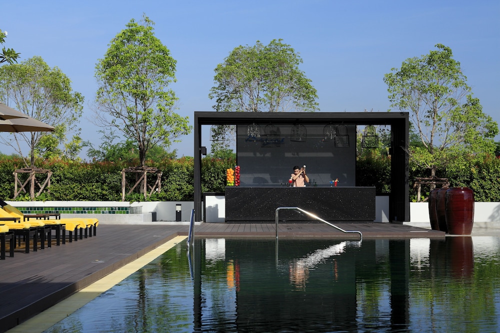 AVANI Khon Kaen Hotel and Convention Centre 32/69