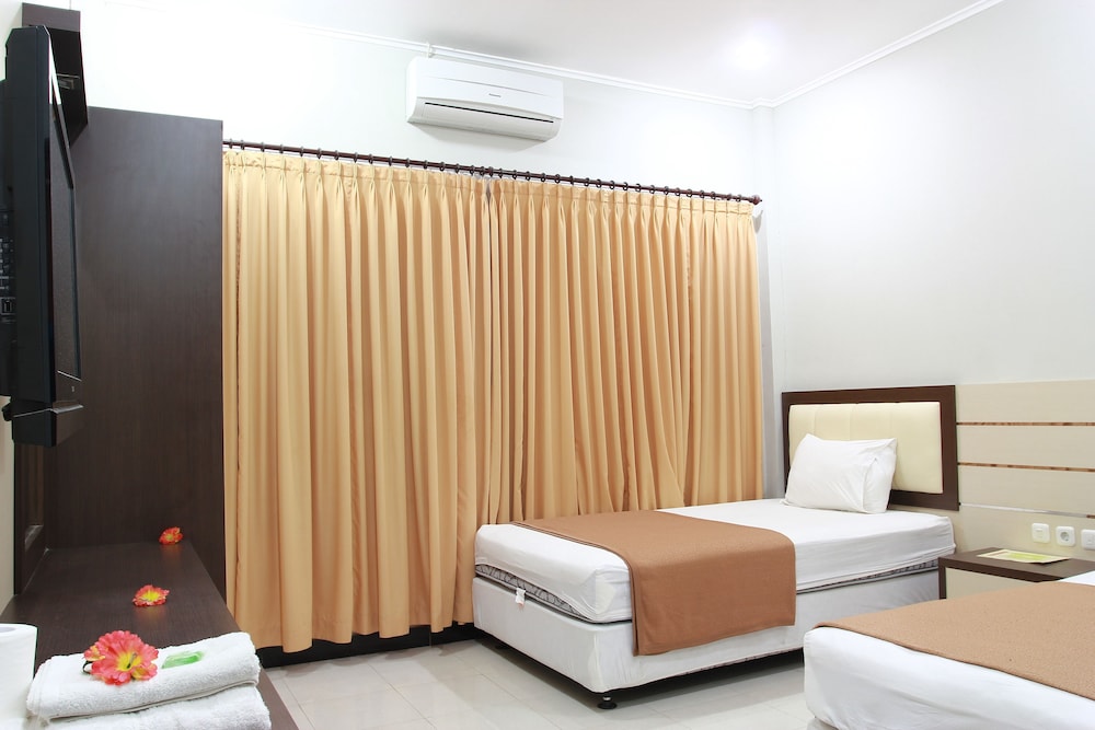PURI SENGGIGI HOTEL 12/22