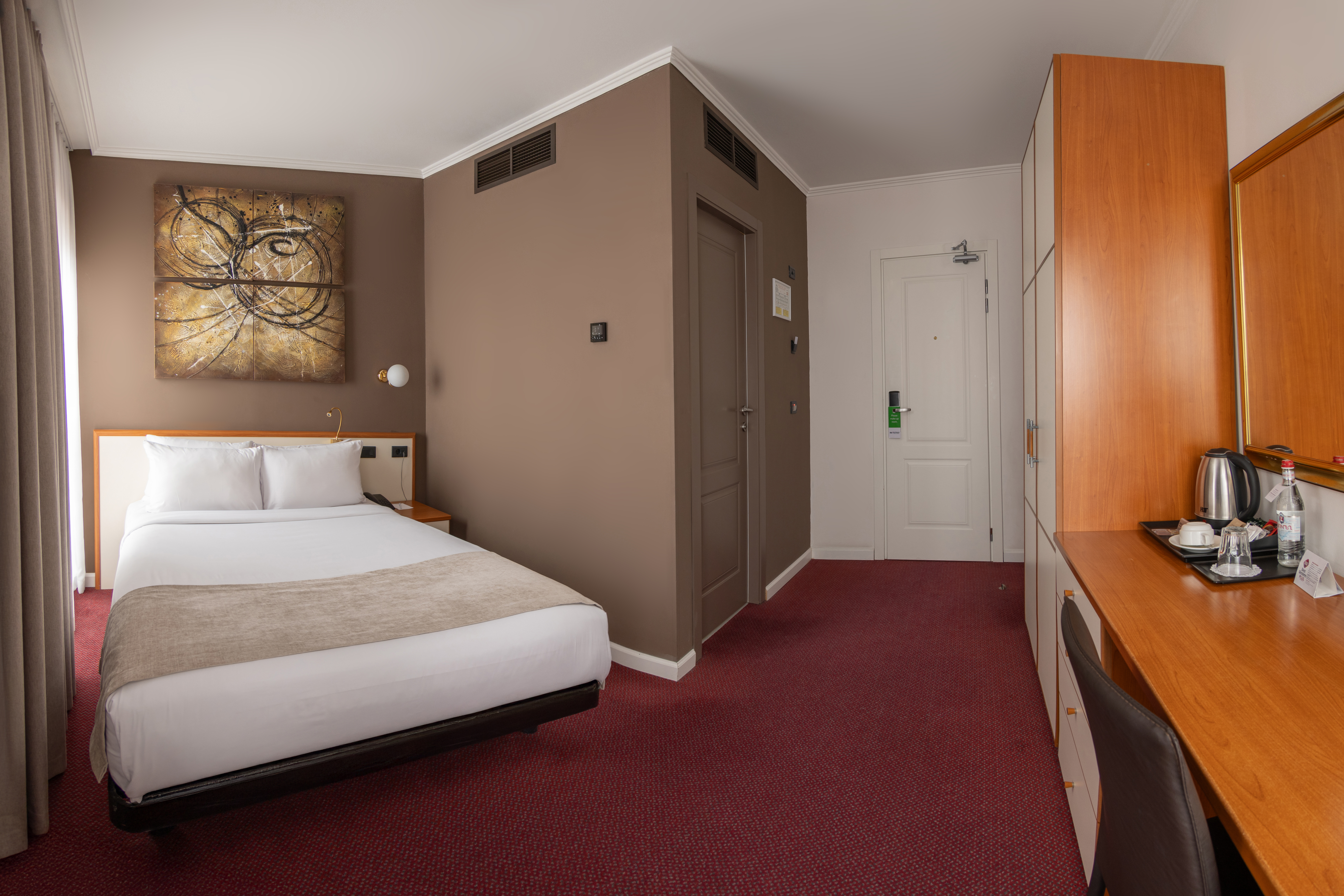 Standard, Single, Queen Bed