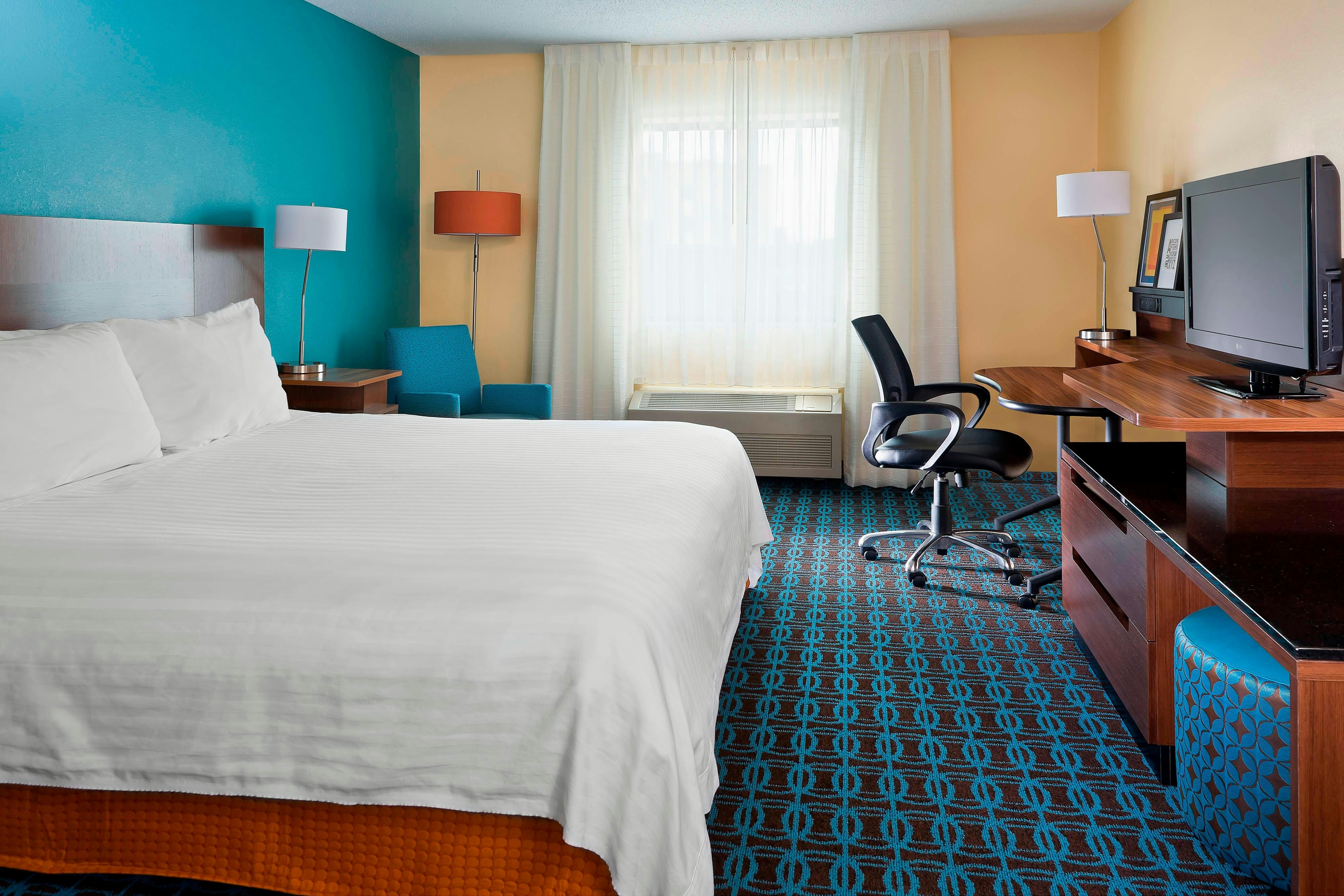 ROOM, KING BED