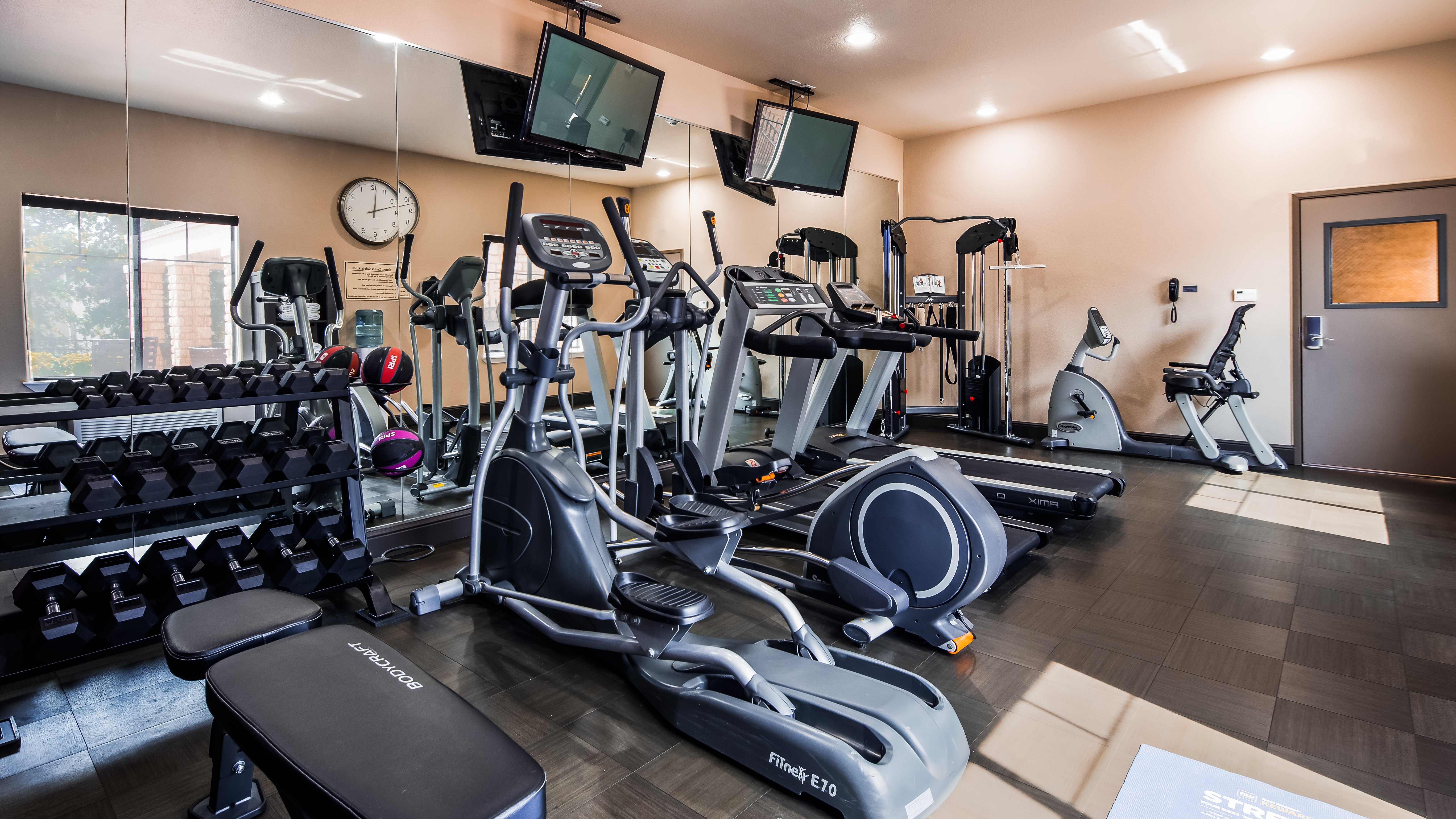 Best Western Premier Crown Chase Inn and Suites 41/70