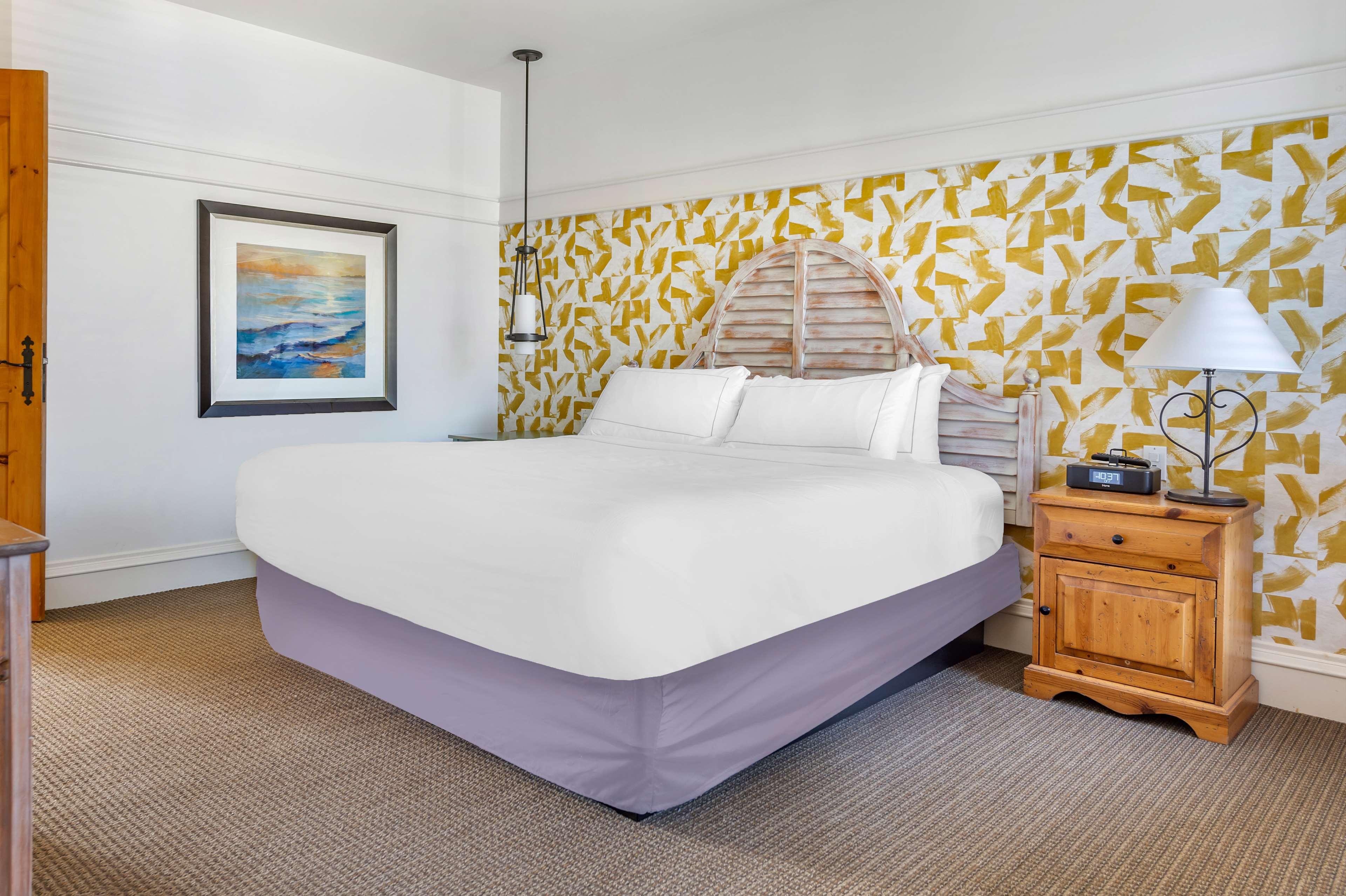2 BEDROOMS, 2 KING BEDS, SOFA