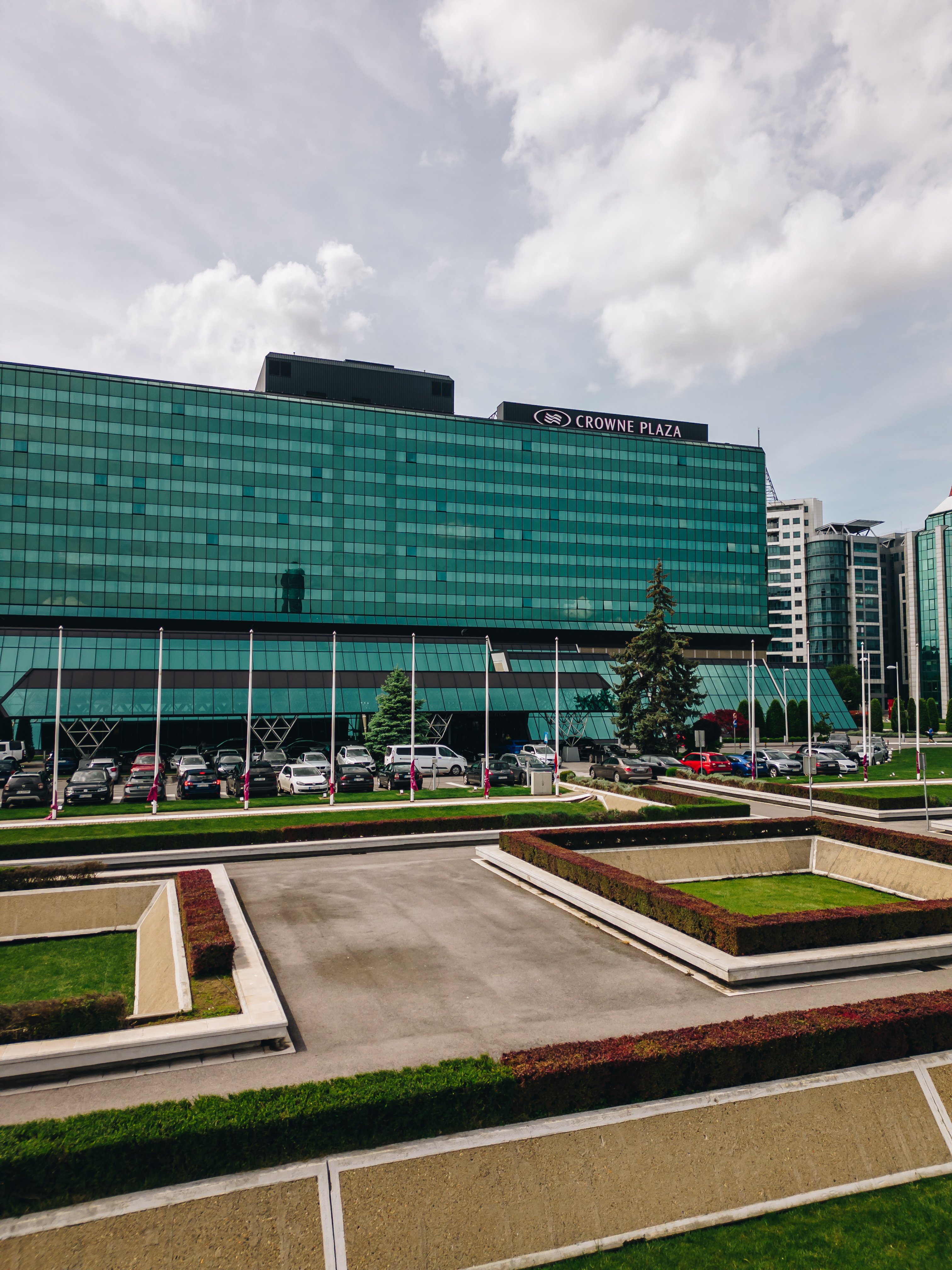 Crowne Plaza Belgrade 78/85