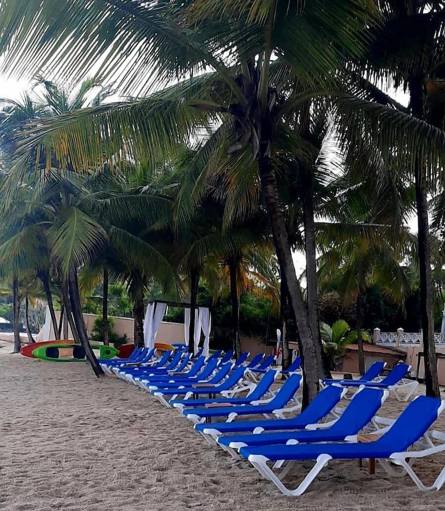 Coco Reef Resort & Spa 56/56