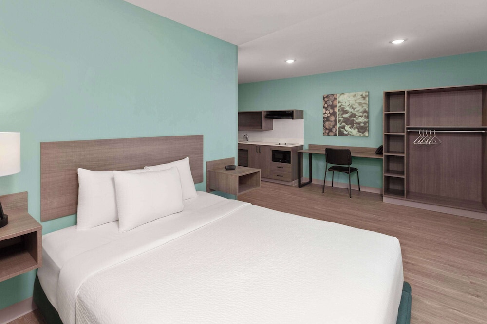 ECHO Suites Extended Stay by Wyndham Madison 16/53