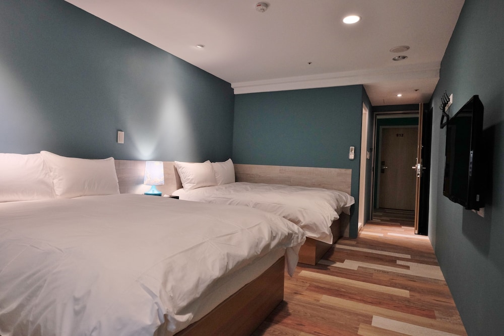 Happy Inn & Hostel 6/49