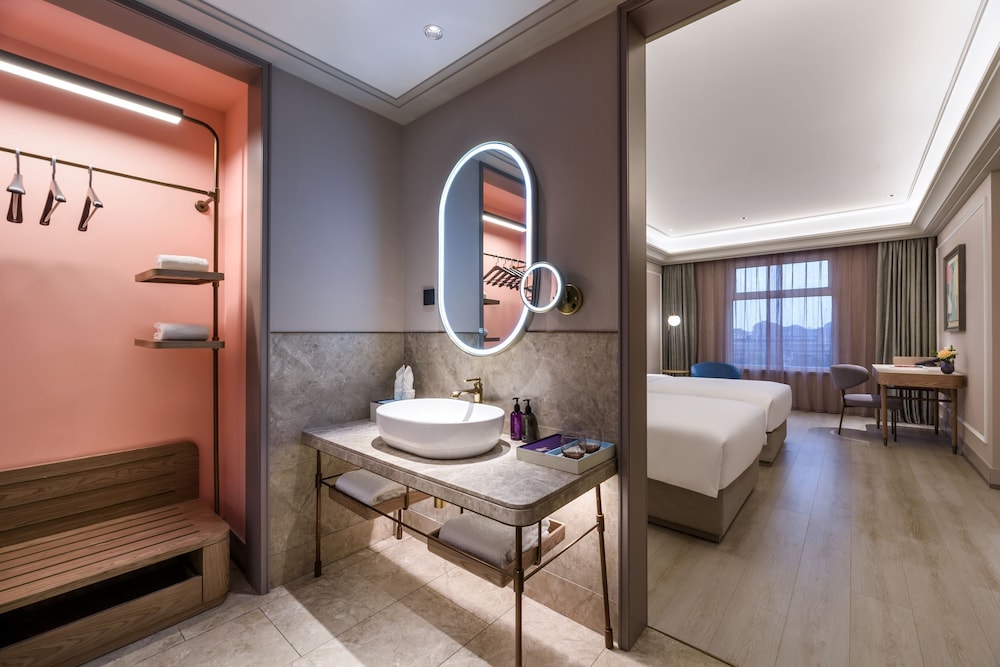 Mercure Shanghai Jinqiao 21/48