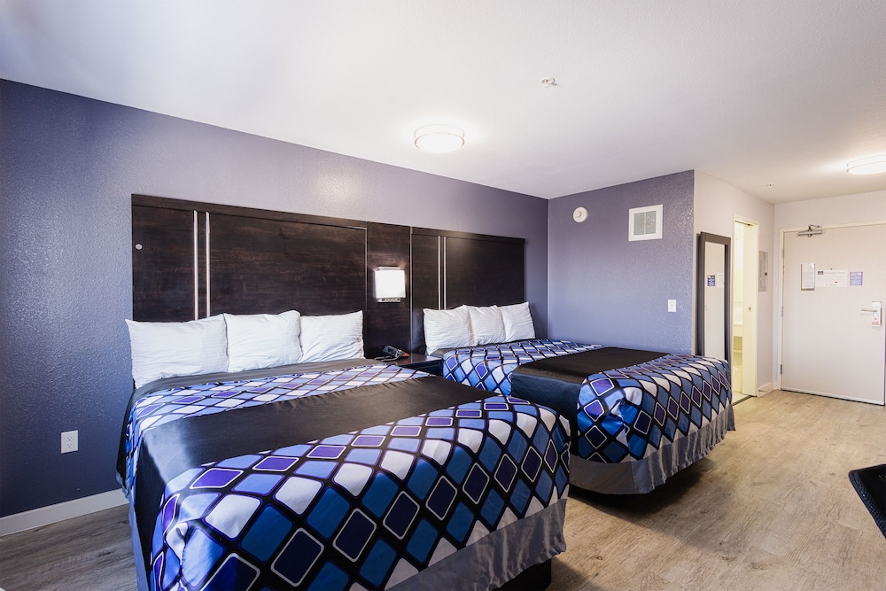 Coratel Inn & Suites Inver Grove Heights 5/32