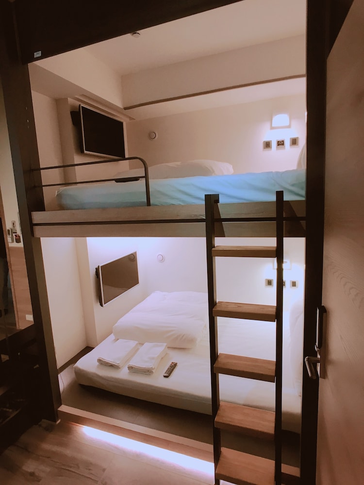 Taiwan Youth Hostel & Capsule Hostel 11/81