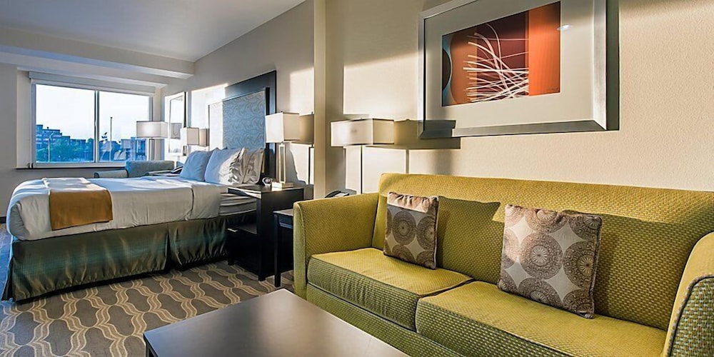 Holiday Inn Express Suites Colorado Springs South I 25 35/55