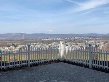 Host Inn All Suites 30/32