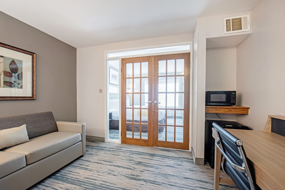 SureStay by Best Western Lewisville Dallas 23/47