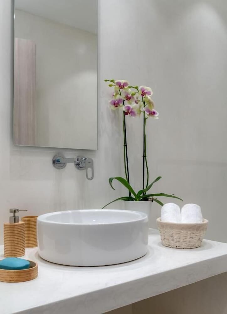 Porto Vecchio Spetses Luxury Suites 41/43