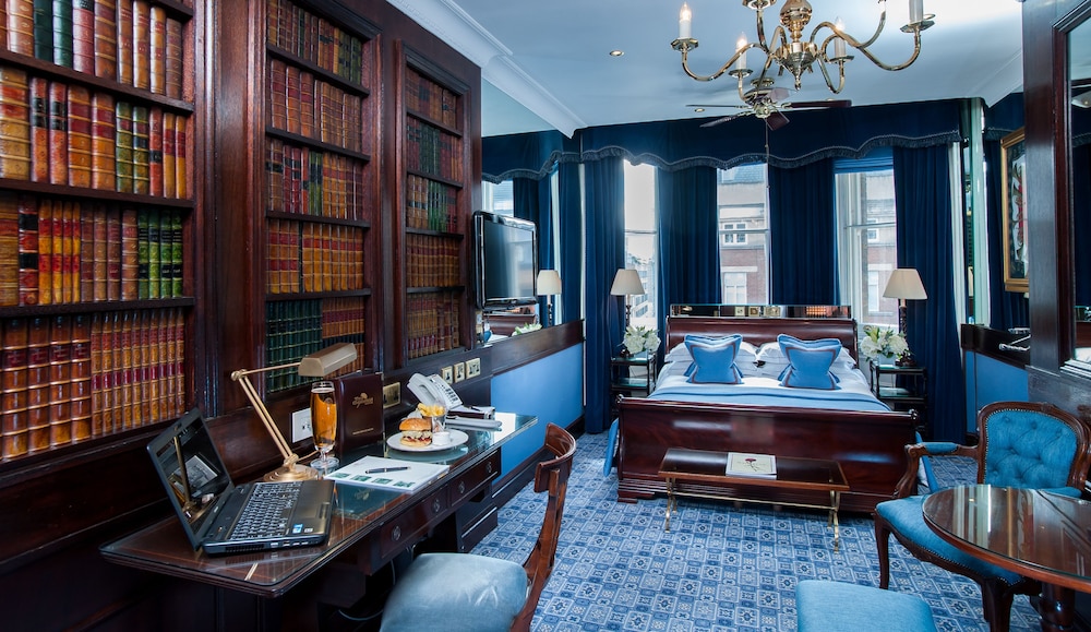 The Chesterfield Mayfair 42/84
