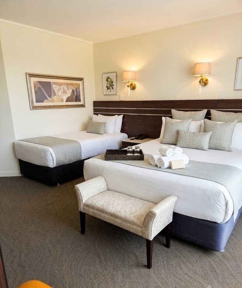 غرفة بريميوم بسرير كوين وسرير فردي، Auckland Airport Kiwi Hotel 6/9
