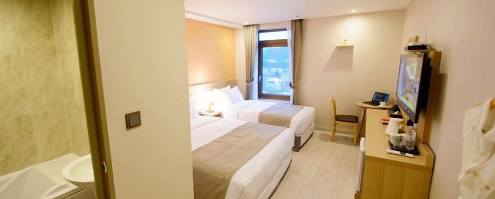 Marianne Hotel 38/40