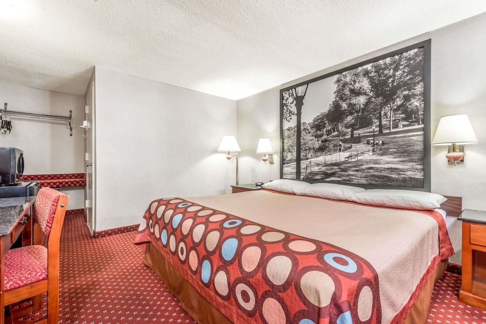 Super 8 by Wyndham North Bergen NJ/NYC Area 15/20