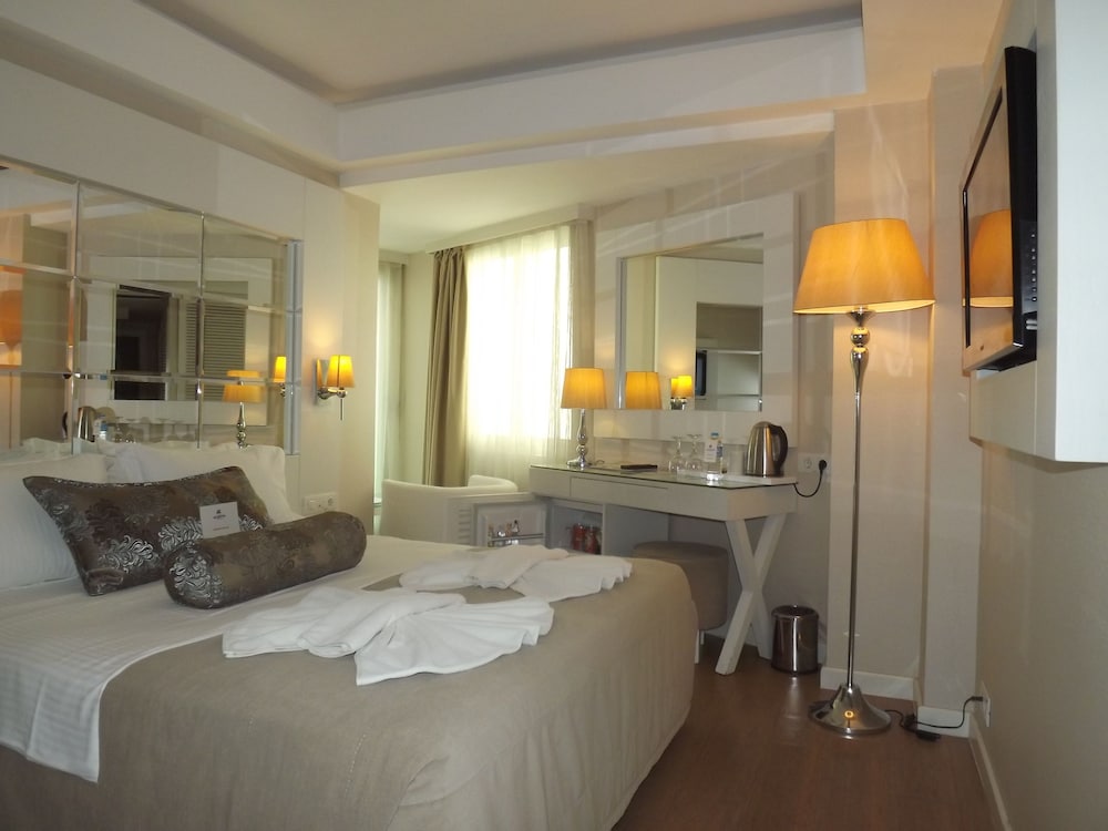 Alesta Yacht Hotel 20/74