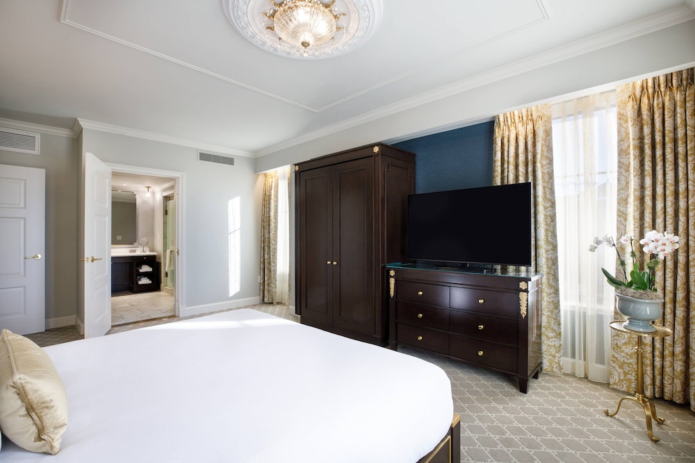 Hotel Carmichael, Autograph Collection 26/71