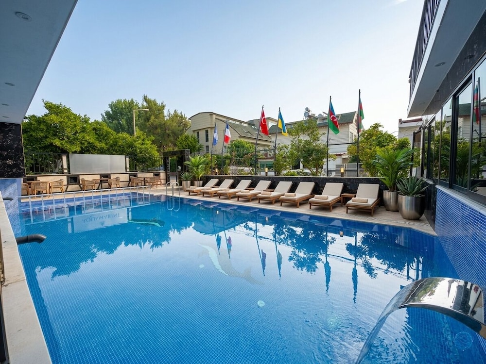 Britannia Hotel 23/32