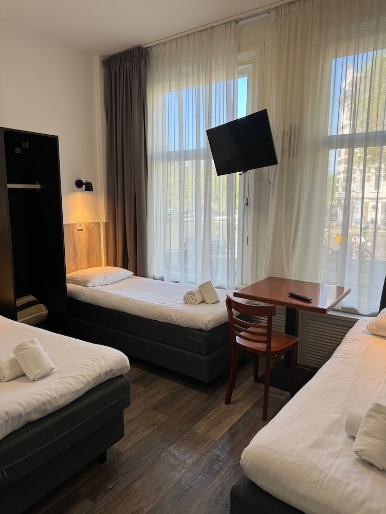 Hotel Titus 25/48