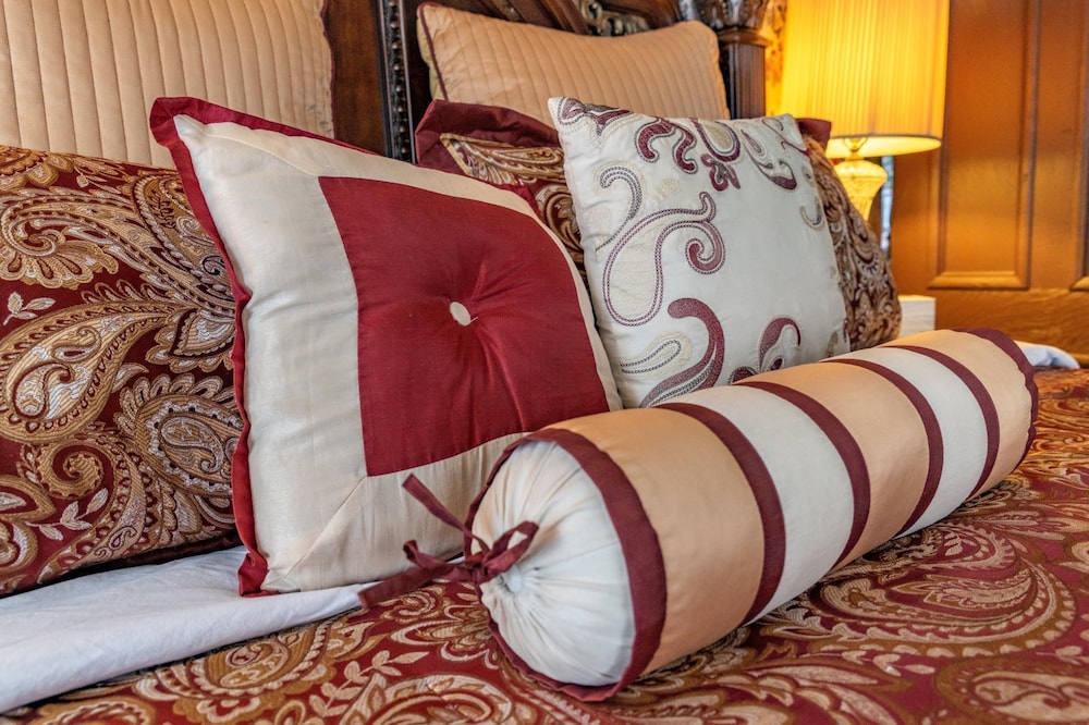 Grand Gables Inn Bed & Breakfast 21/38