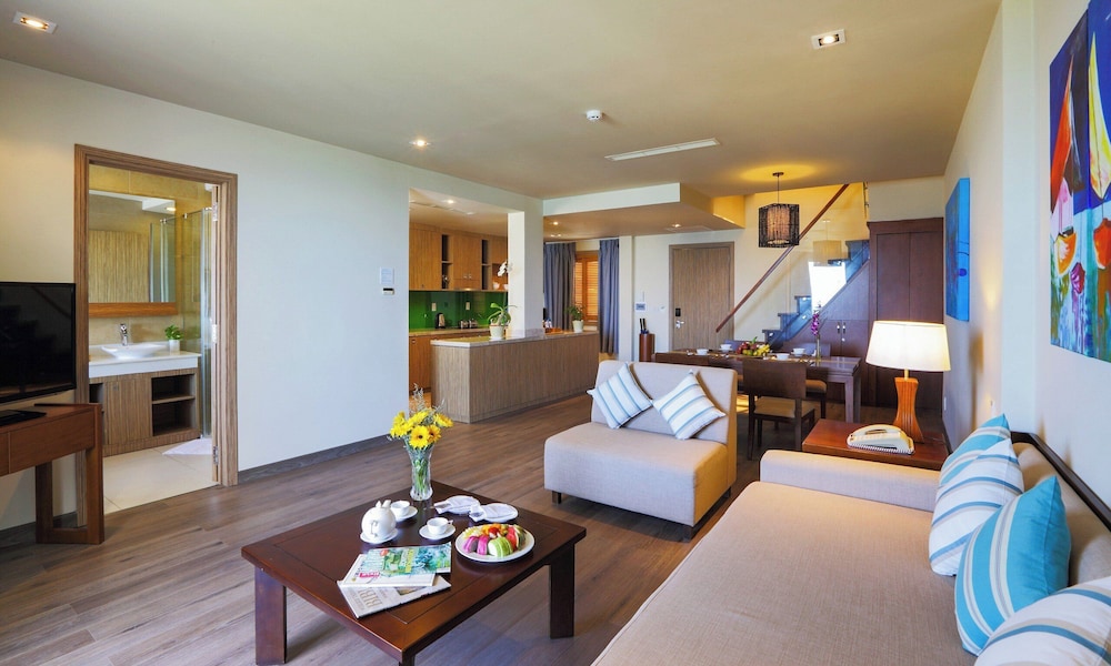 The Cliff Resort And Residences 30/50