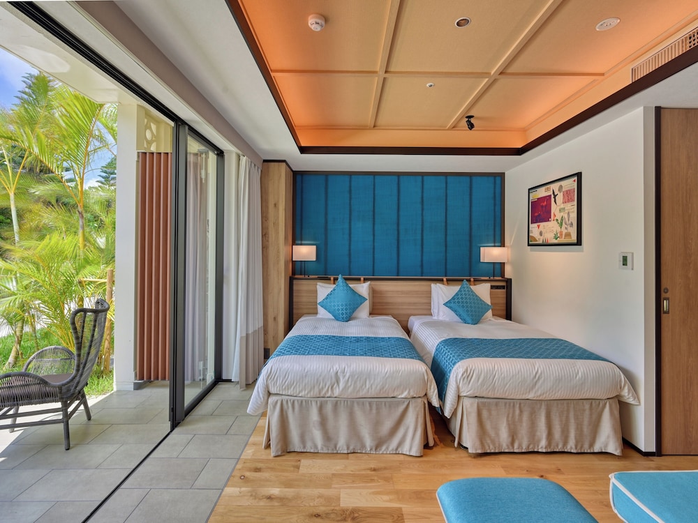 Superior, Twin Beds, North Wing or South Wing