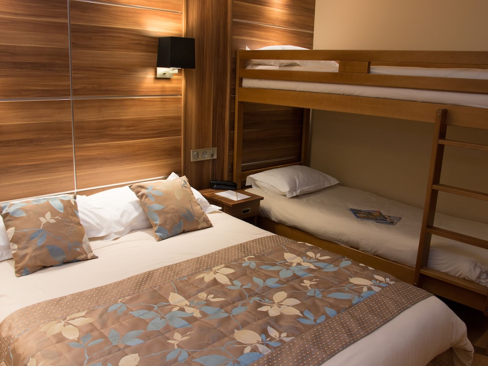 ibis Styles Annecy Le Vieux 12/65