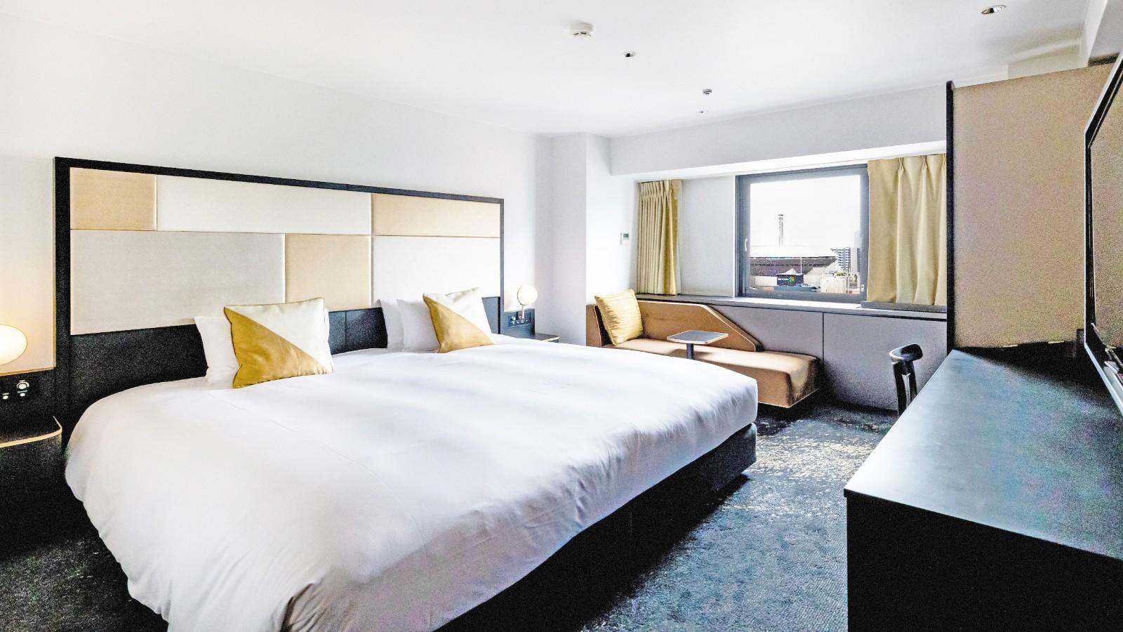 Deluxe, Suite, King Bed, Cross Floor