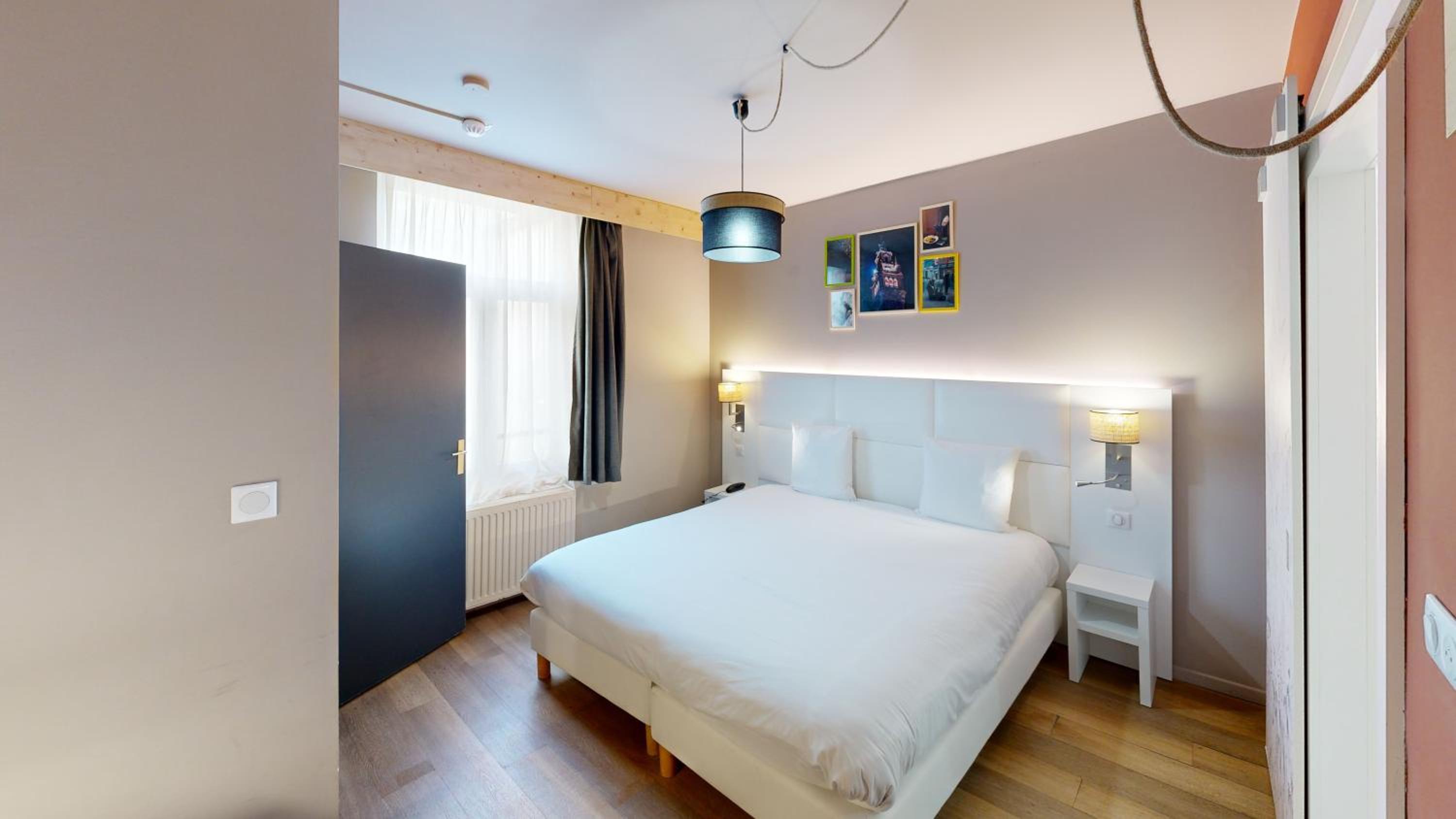 Pop, King Bed, 3 Beds