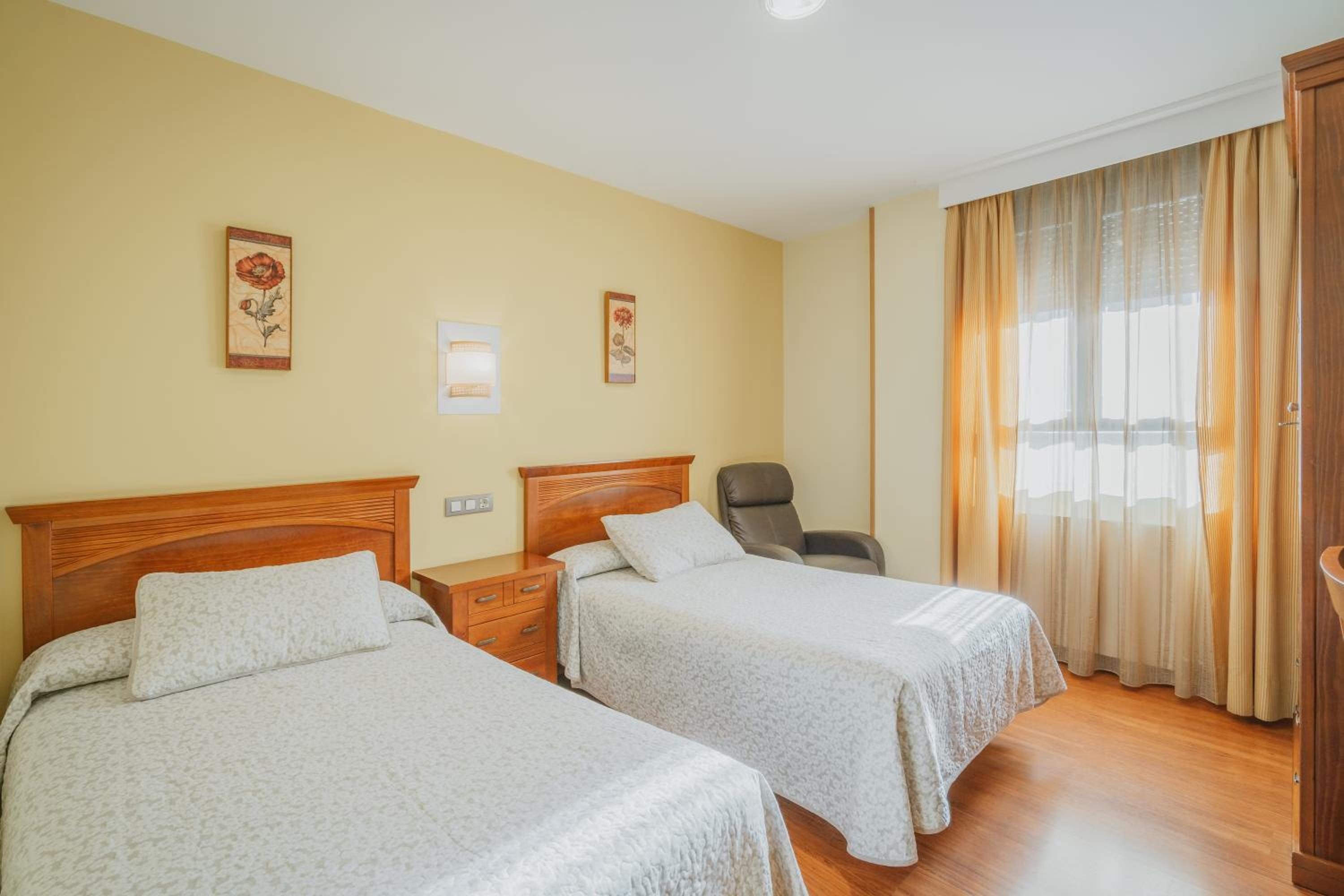Hotel Reina Isabel 11/57