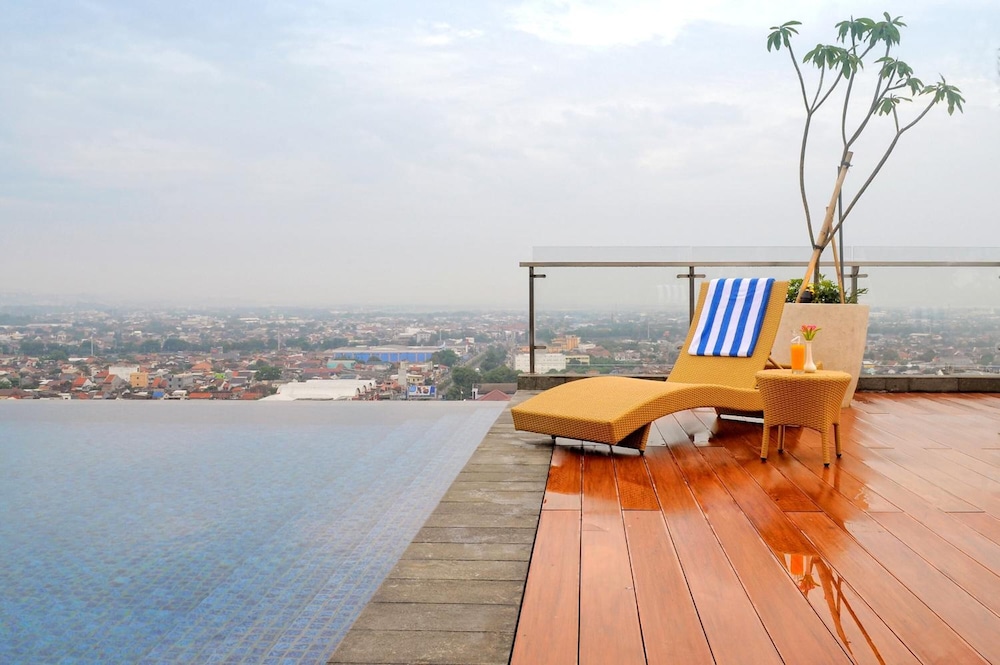 Louis Kienne Hotel Pandanaran 30/43